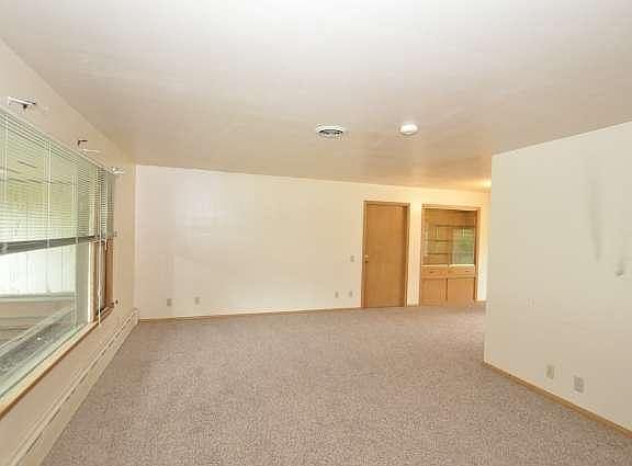 3rd image of 4625 N Parkside Dr