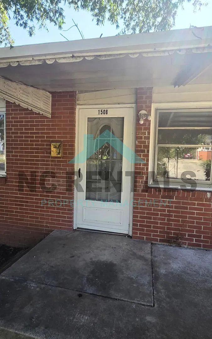 Welcoming $1,100 | 3 Bed/1 Bath Single-Family Home in Greensboro w/ Cozy Layout & Everyday Conven... — Photo 2