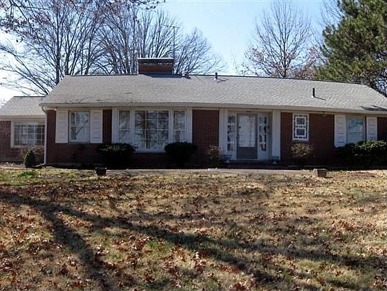 1st image of 60 Hillcrest Dr