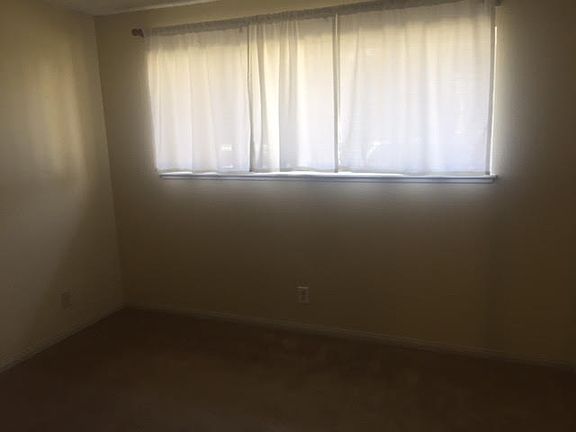 5th image of 2645 Tiller Ave