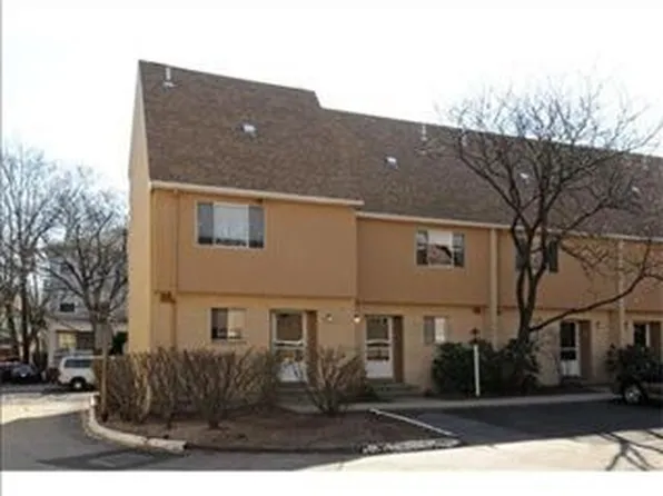 11 Williams St, Brookline, MA 02446