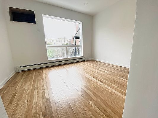 4th image of 37-21 Greenpoint Ave #3F