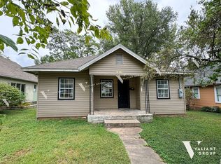 916 S Douglas Ave, Springfield, MO 65806