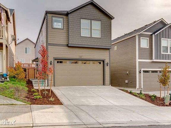 3rd image of 4213 NE 34th Way
