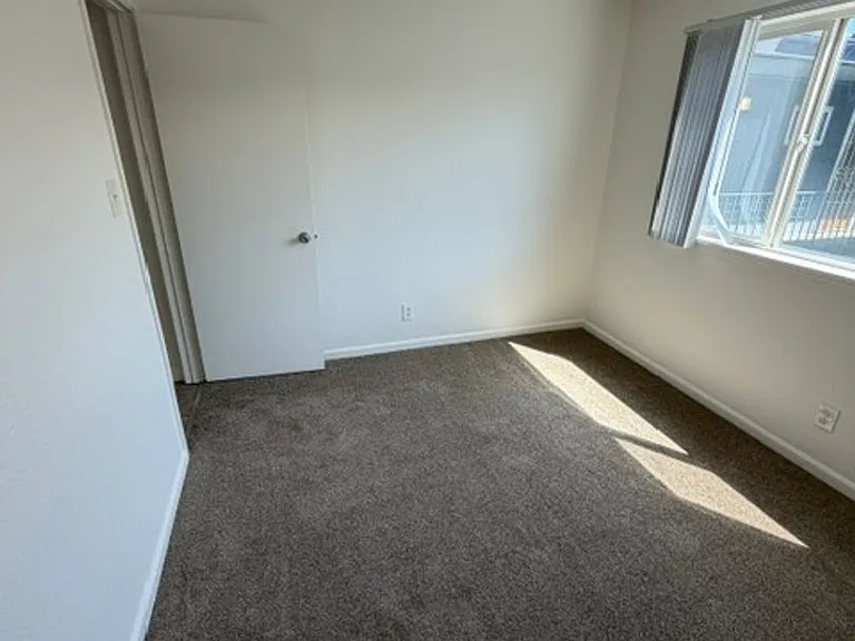 407 Fairmount Ave — Photo 56