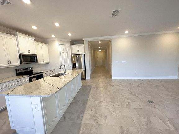 3rd image of 348 Villoresi Blvd