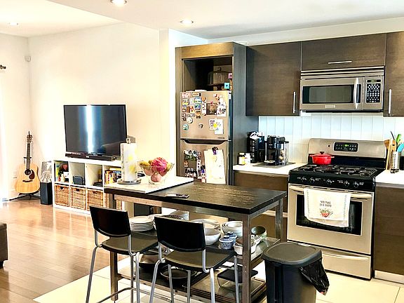 3rd image of 1700 Sawtelle Blvd APT 218