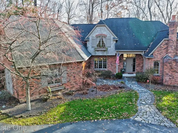 509 Bluebird Trl, Ortonville, MI 48462