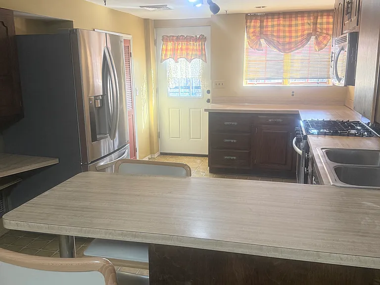 48 Elissa Ln #1 — Photo 13