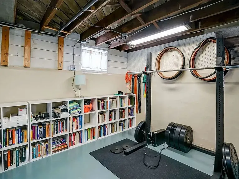 2514 E Johnson St — Photo 23