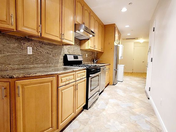 3rd image of 352 W 123rd St #1