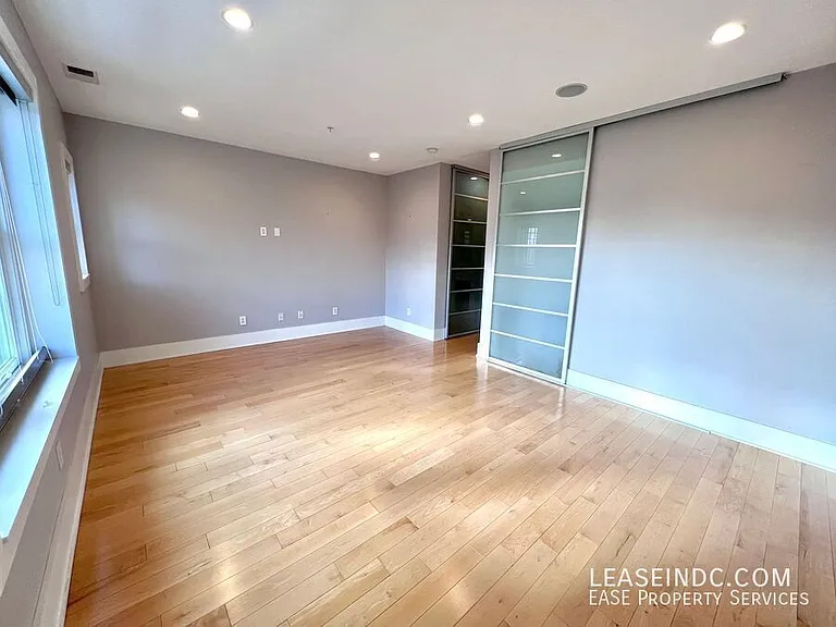 2619 Garfield St NW #4 — Photo 24