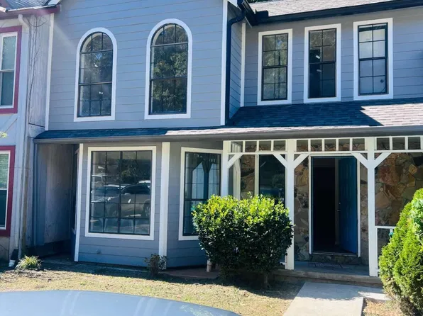 854 Brandy Oaks Ln, Stone Mountain, GA 30088