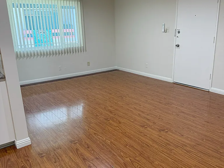 1132 Alameda Ave #4 — Photo 4