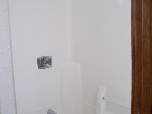 4th image of 977 W 5th St #A