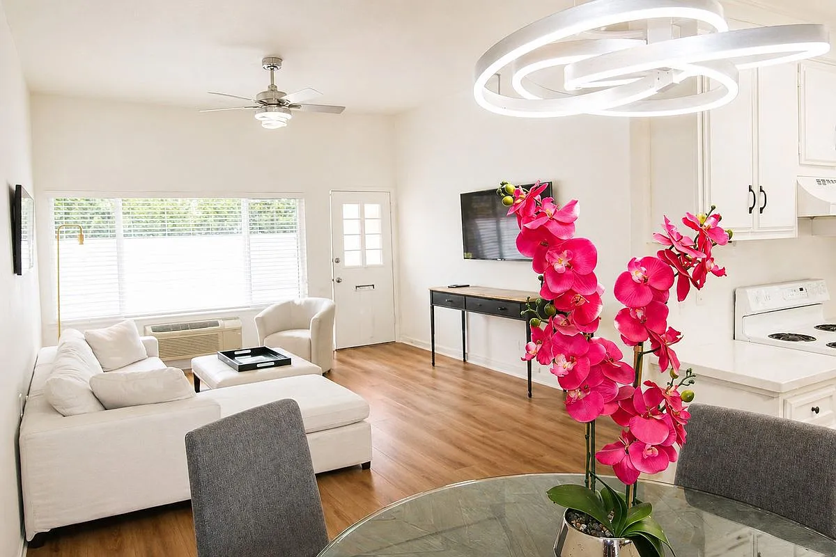 1 bed, 1.0 bath, 675 sqft, $2,995 — Photo 4