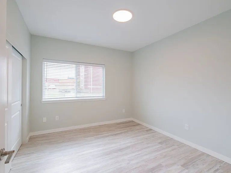 Colima Apartments — Photo 34