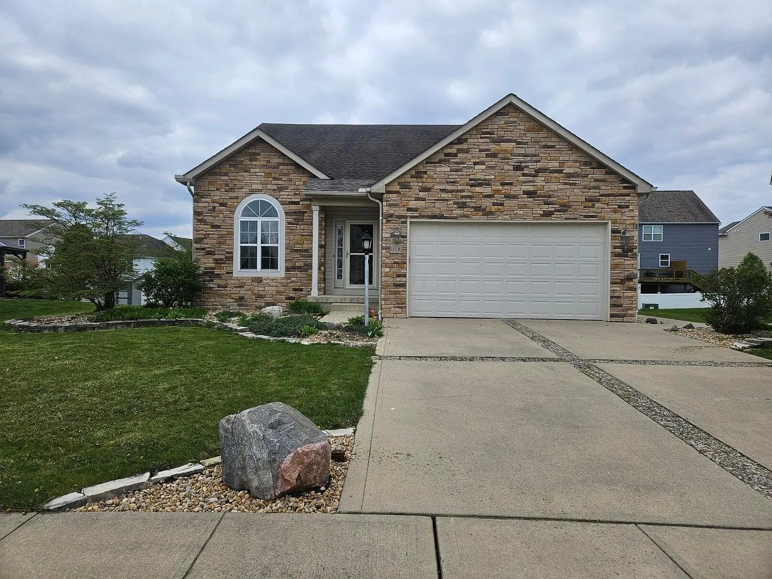 178 Butternut Pass photo 1