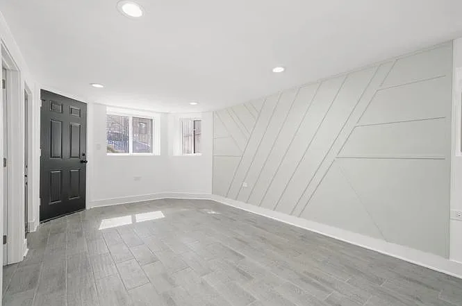 322 S Kostner Ave — Photo 2