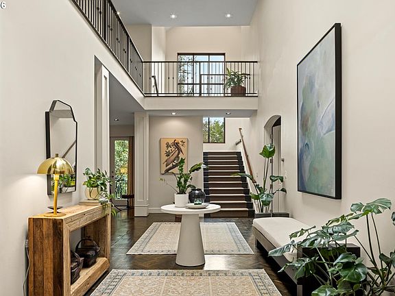 5th image of 1616 S Greenwood Rd