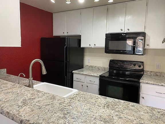 4th image of 4404 146th Pl NE APT N12