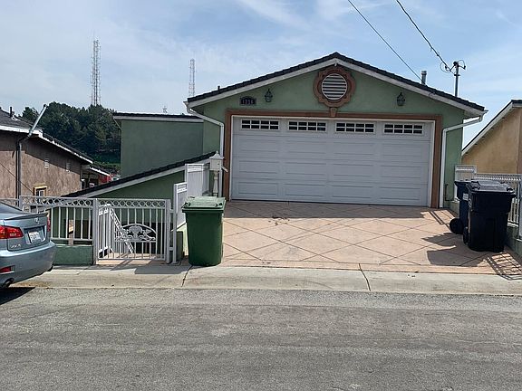 2nd image of 1226 N Bonnie Beach Pl