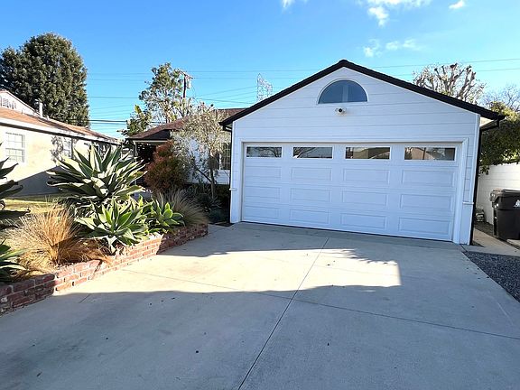 3rd image of 3838 Volk Ave