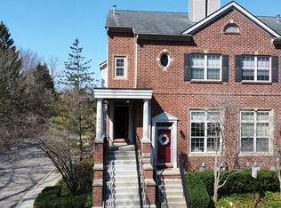 16874 Farmington Rd, Livonia, MI 48154
