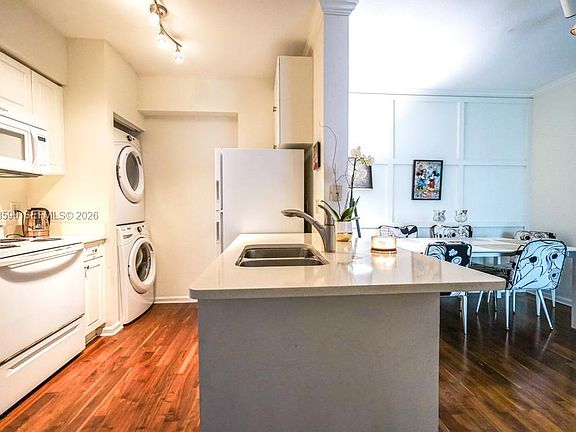 5th image of 17145 N Bay Rd APT 4403