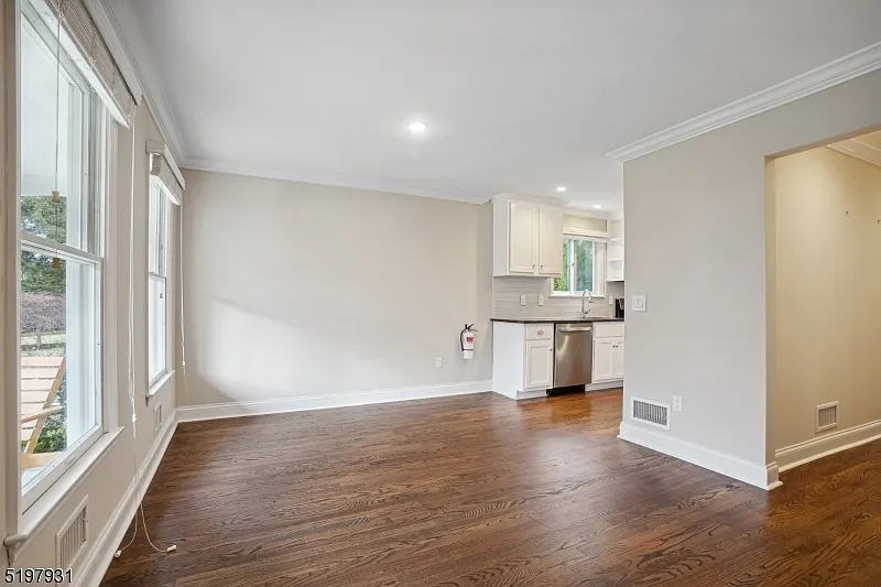 3 bed, 3.5 bath, $5,600 — Photo 4