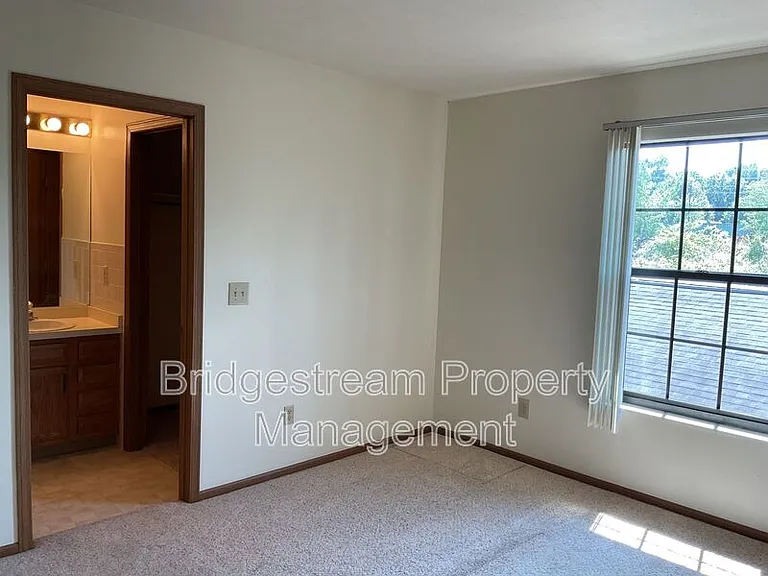 4579 Burchdale St — Photo 17