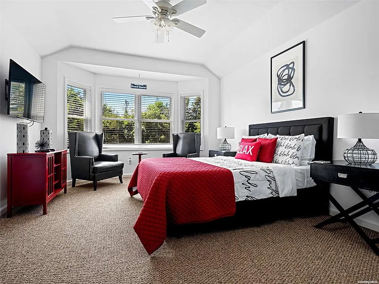 4 White Ln — Photo 12