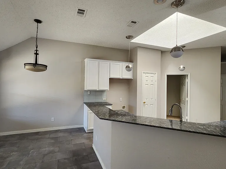 3408 Mosswood Dr — Photo 8