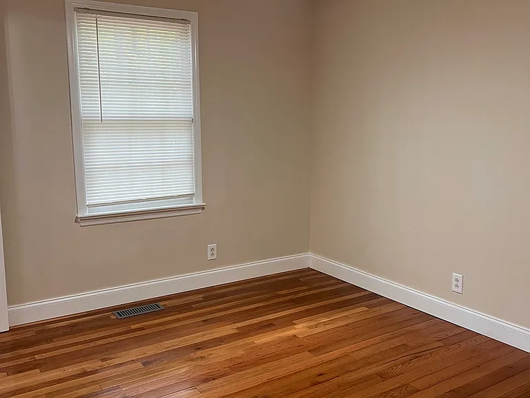 586 Lacebark Dr — Photo 8