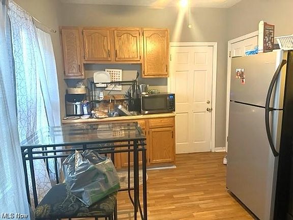 4th image of 16119 Parkgrove Ave