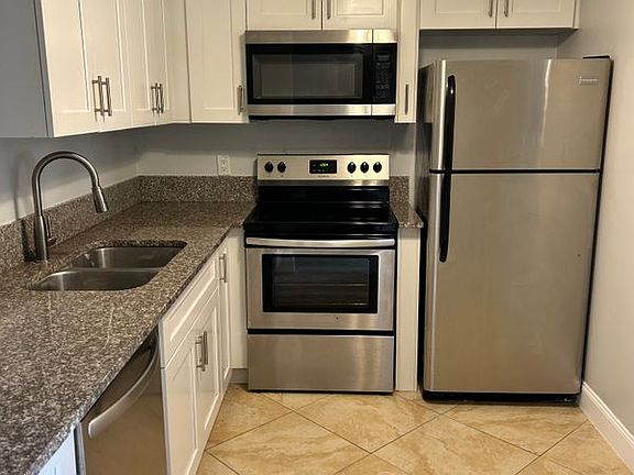 4th image of 2300 NE 1st Ln APT 110