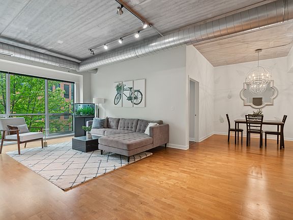 3rd image of 845 N Kingsbury St Unit 315