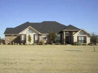 1329 W Secretariat Dr #DT, Terrell, TX 75160