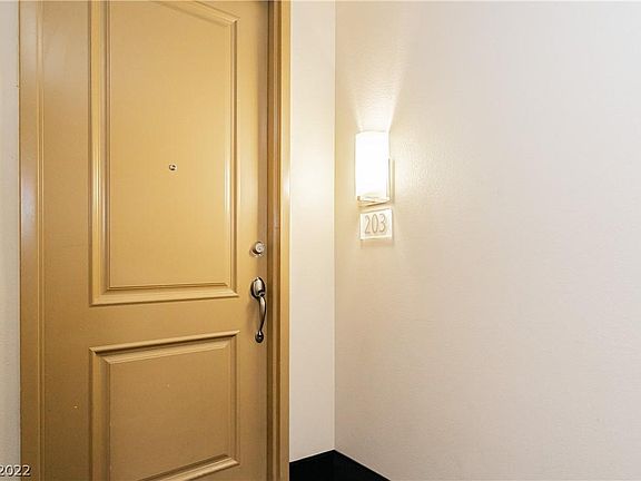 5th image of 39 E Agate Ave Unit 203