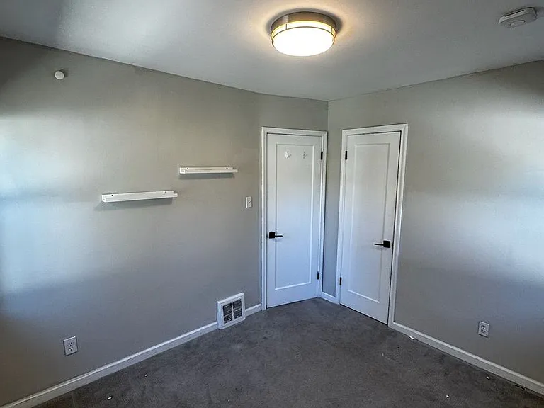 1638 E 3150 S — Photo 18