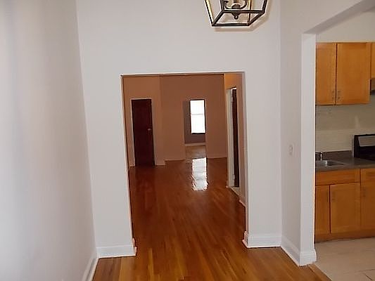 4th image of 766 Washington Ave #2