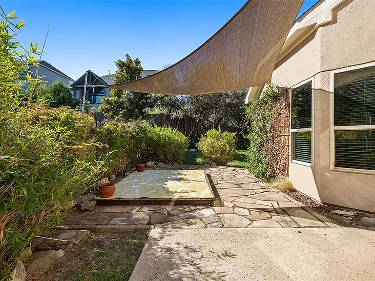 15201 Joseph Dr — Photo 31