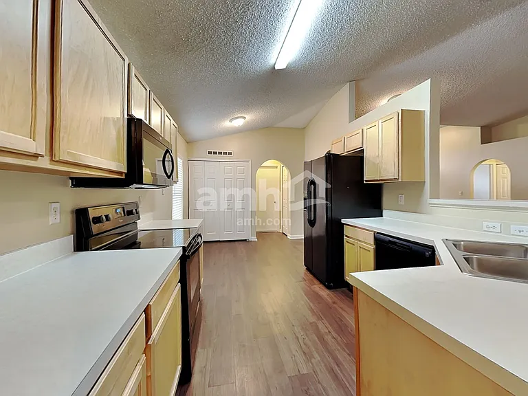 7187 Rutland Ct — Photo 3