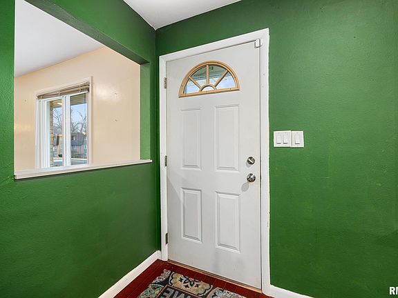 4th image of 4016 N Brookdale Pl