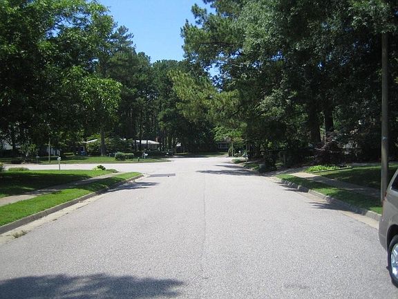 2nd image of 912 Glenfield Ct