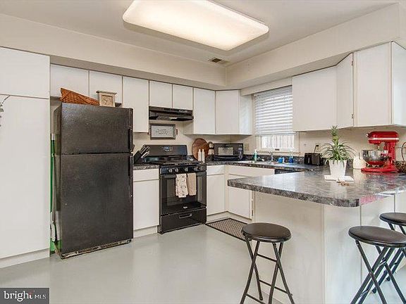5th image of 1373 Lindsay Ln