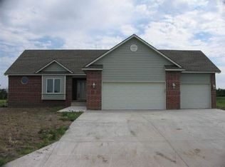 409 Witmarsum West Dr, North Newton, KS 67117