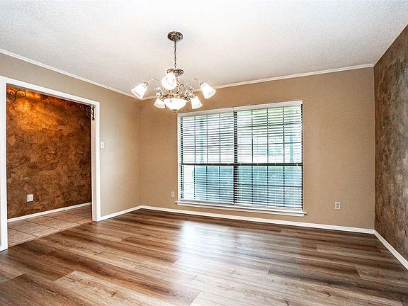 3rd image of 1814 Northpark Cir