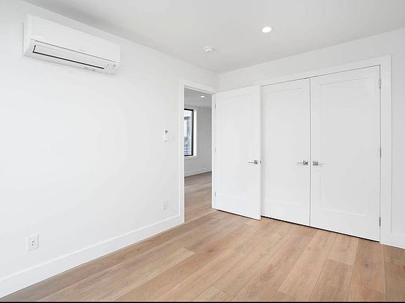5th image of 23-33 Astoria Blvd #7E