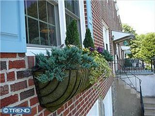 3rd image of 133 E Hartwell Ln